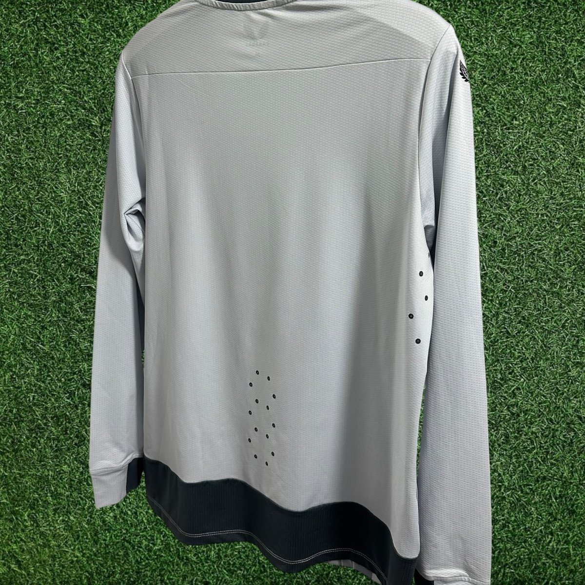 Wolves Gri Uzun Kollu Forma

800₺🎉

M Beden✅