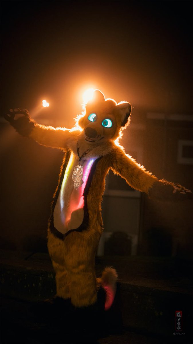 LoveSickSuits's tweet photo. Some of my work!! ^w^ https://t.co/LR7hdZQ0nD