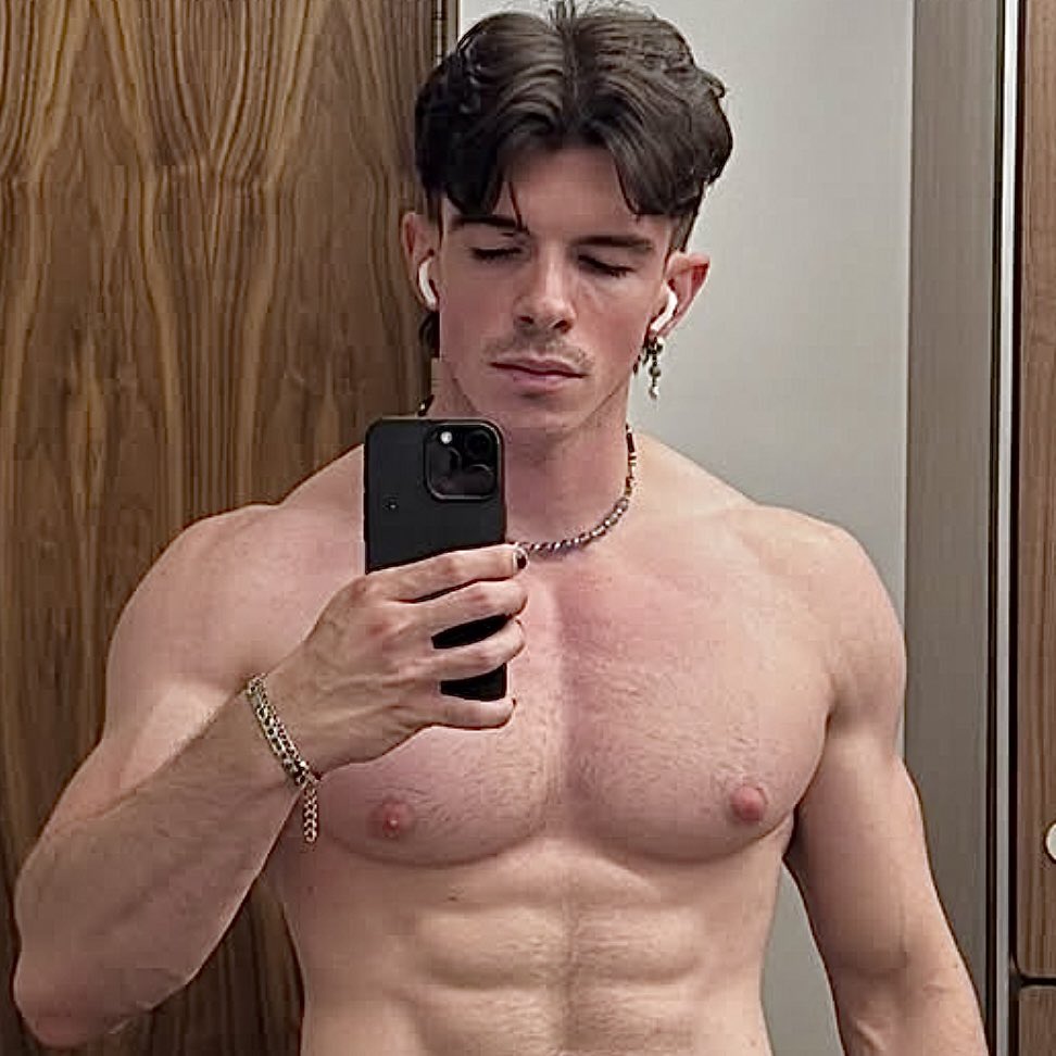 MuscleNips tweet media