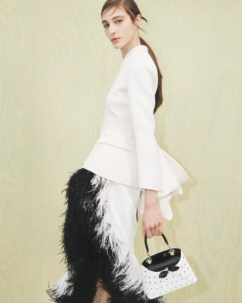 Dior tweet media
