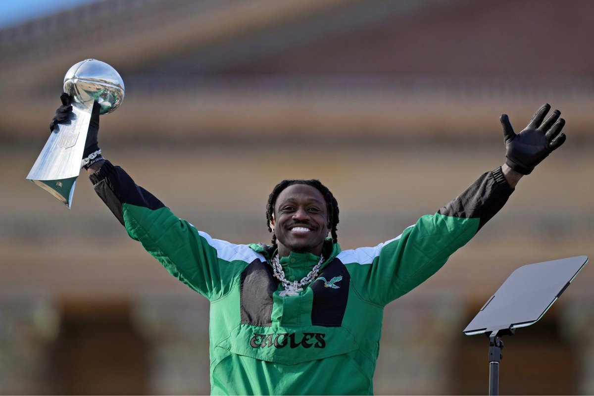 Regardless of whatever the compensation may be...

I will be incredibly sad if AJ Brown is traded away from the Eagles.

#Eagles