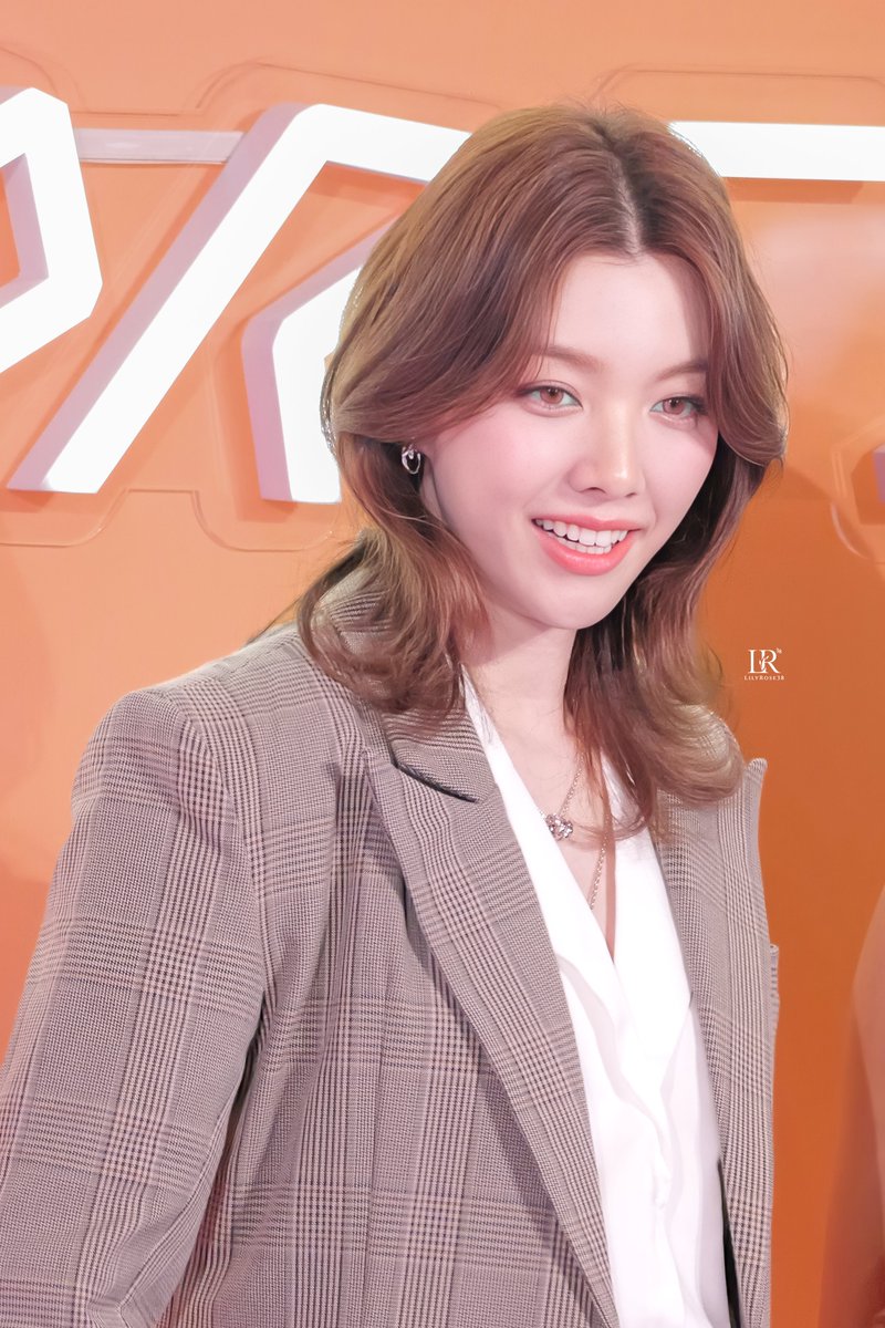 หน้าส่งผม ผมส่งตา ตาส่งชุด
สีตาสีผมสวยมากเลยต้าวจุ๊บเร็ก

ORM THE FASHION DISRUPTORS
#OrmKornxCentralChidlom
#CentralTheFashionDisruptorxLingOrm