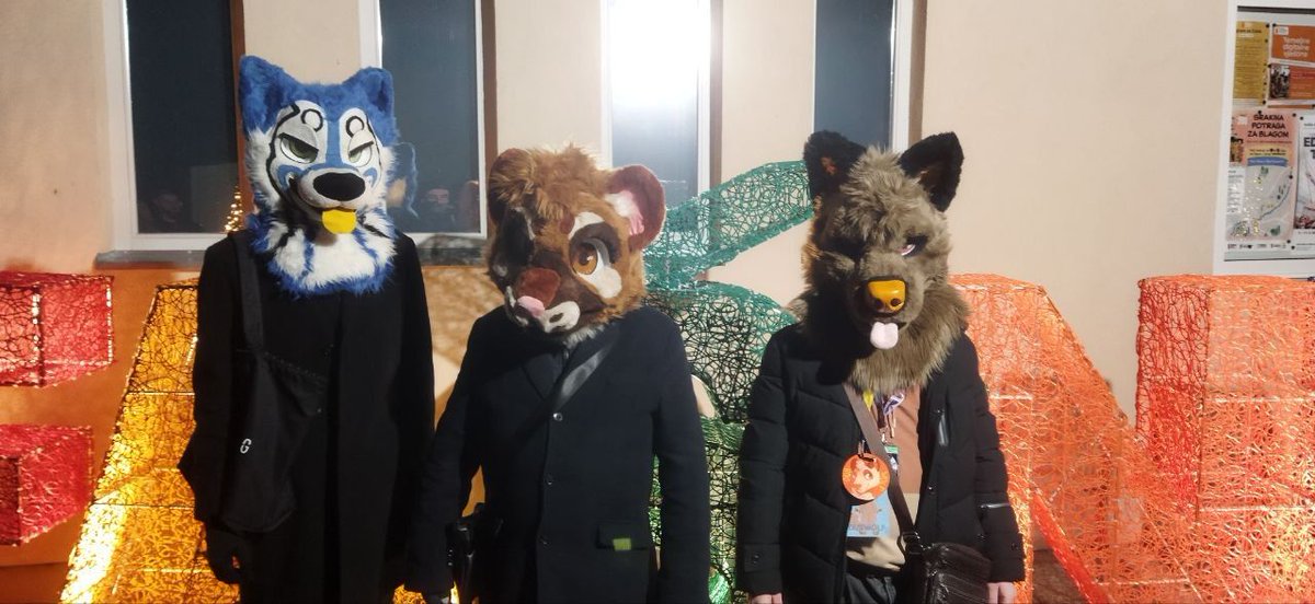 dubwuffy's tweet photo. Furries are back in town

🐺:@DigiTheWolf 
2nd suiter:@Zrin_Doberman 
🐺:Me

#FursuitFriday https://t.co/Wq6H38fmV3