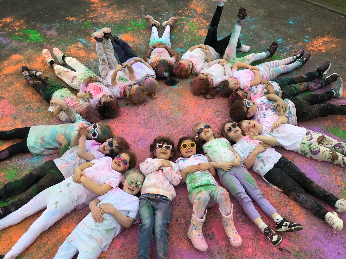 NovaPrimary's tweet image. Reception class finished off the week by celebrating Holi Festival. There were lots of smiles and screams of delight as Miss Everson and Mrs Harris showered them with a rainbow of bright colours! I'm not sure who had more fun 😆#makingmemories
