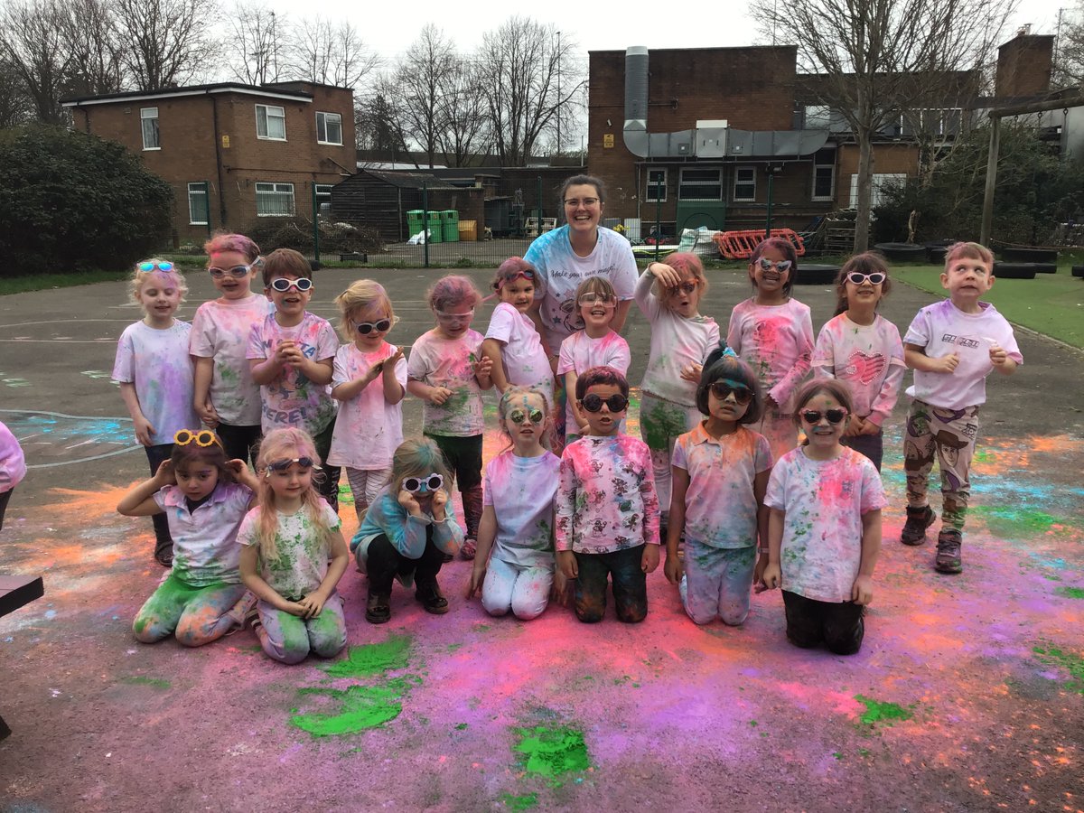 NovaPrimary's tweet image. Reception class finished off the week by celebrating Holi Festival. There were lots of smiles and screams of delight as Miss Everson and Mrs Harris showered them with a rainbow of bright colours! I'm not sure who had more fun 😆#makingmemories