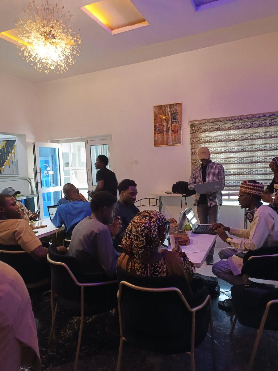 Chrisasek tweet media