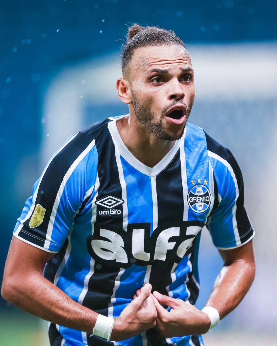 _SeveroGabriel's tweet photo. 🚨 URGENTE! Braithwaite foi LIBERADO pelo departamento médico do Grêmio na última quinta-feira (05) e já está novamente à disposição do técnico Luís Castro. A tendência é que o centroavante apareça entre os relacionados para o confronto contra o Bragantino.

🗞️ Rodrigo Oliveira https://t.co/mmSOQqlzgW