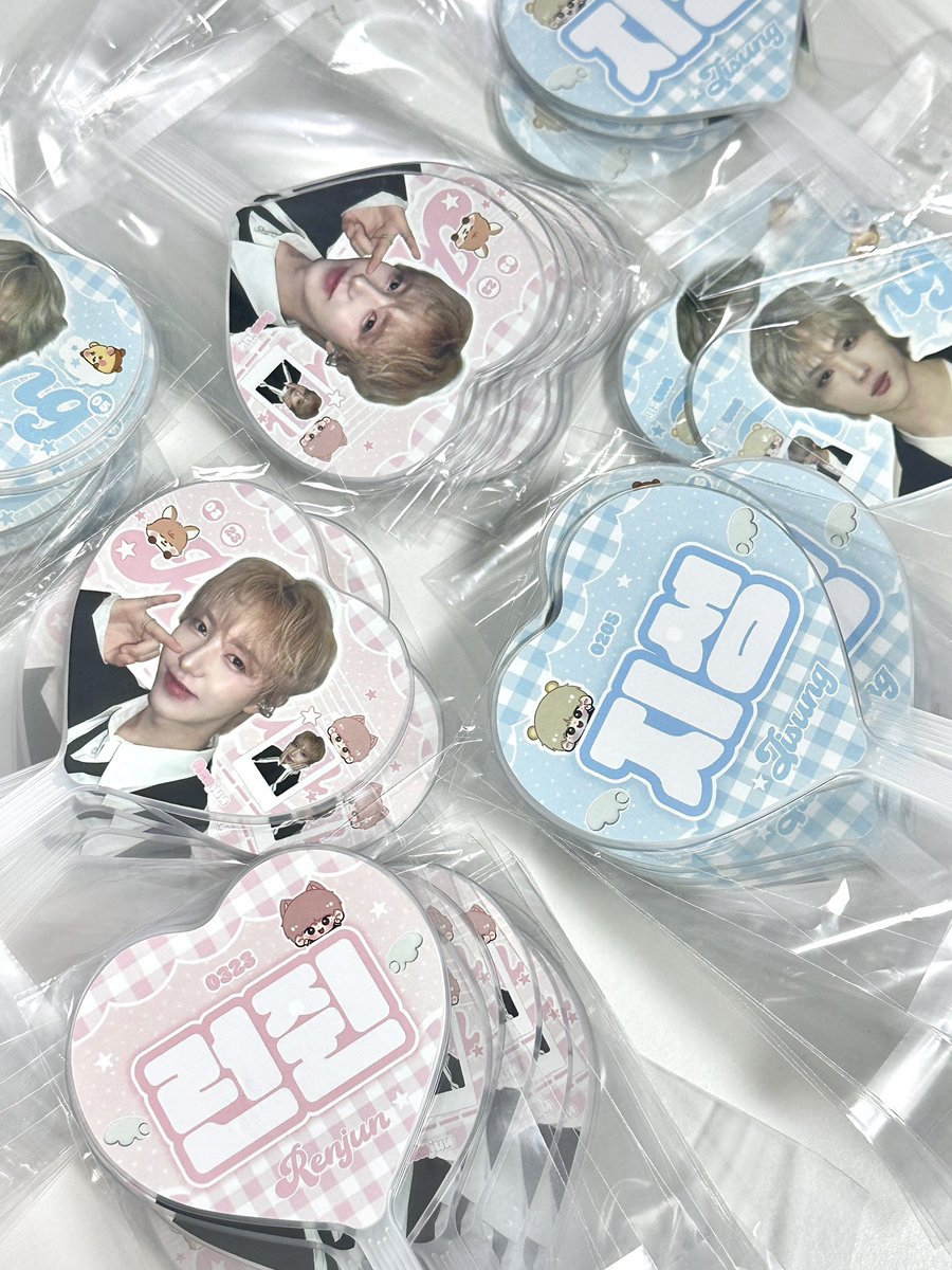 드림쇼4 앙콘 런쥔 지성 미니우치와 나눔 실물사진/ᐠ > ˕ <マ ₊˚⊹♡

공지에 RT추첨 우치와 2께드립니다❤︎

#nctdream #엔시티드림 #renjun #jisung #tds4