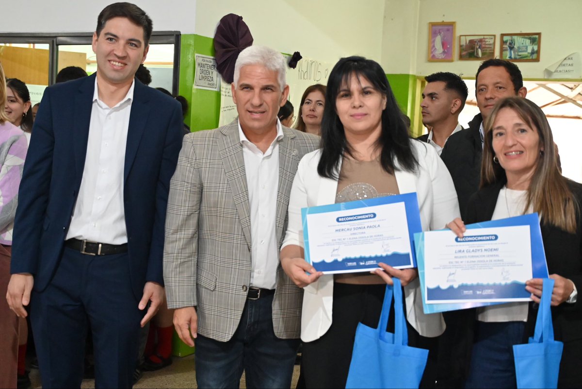 NASCHEL - Visitamos la comunidad educativa de la Escuela Técnica Nro 1 Elena Ossora de Horas. Pude saludar a los alumnos, docentes y no docentes y efectuar un reconocimiento público a los nuevos Directivos de la Escuela que accedieron a sus cargos por los Concursos del año