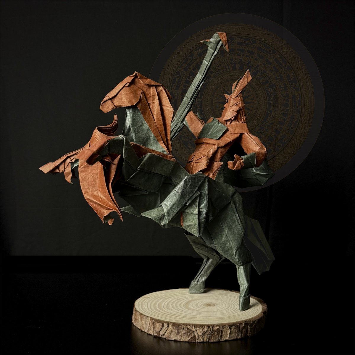 MonsierLeDuc's tweet photo. Saint Gióng - The Heavenly King of Phù Đổng
A legendary hero in Vietnamese folklore. 
Designed and folded by me from Dó+Wenzhou 114cm.
For the Lunar New Year of the horse🐎 https://t.co/GMg8DZhP1a