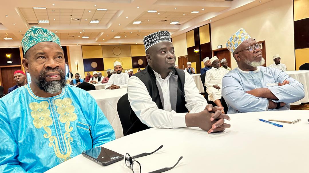 VOICEOFAFRICA9's tweet photo. Kuri uyu wa 6/03/2026, Mufti @sindayigayamus yatangije ku mugaragaro inama y’ihuriro ry’Abayisilamu mu Rwanda (Multaqa) muri @kigaliserena. Yagaragaje ko #Multaqa ari umwanya utuma Abasilamu n'abayobozi b’idini bungurana ibitekerezo, bakaganira ku bibazo bakanashyiraho ingamba. https://t.co/aACTCcfsP8