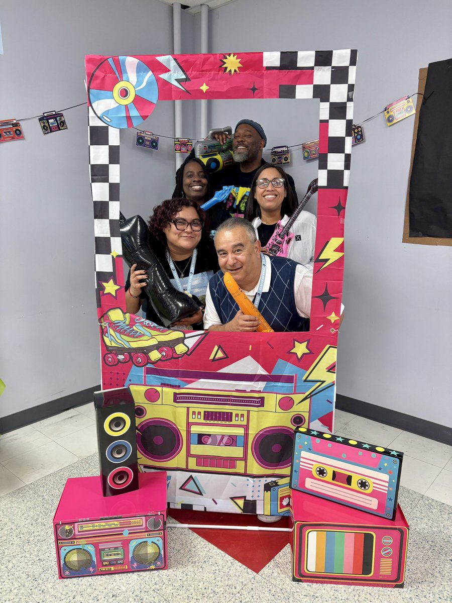 V.Ocañas tweet media