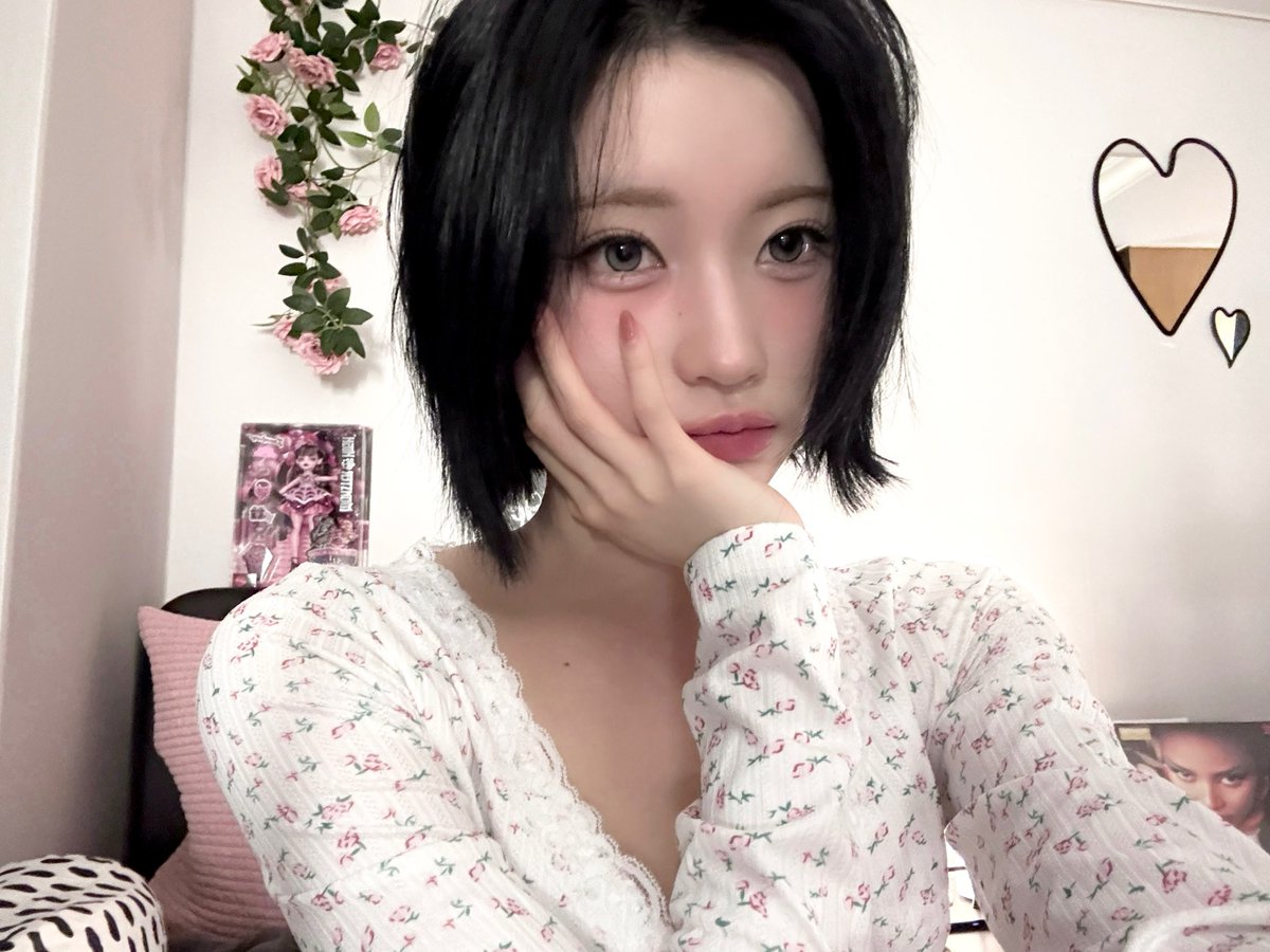 Iluv____046's tweet photo. 🪞🎀🕯🦢 https://t.co/YJBeiWlLDD