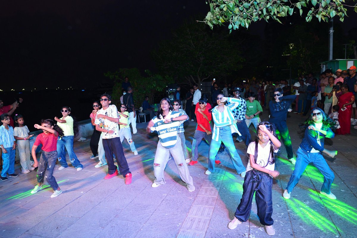 CEC Shri Gyanesh Kumar, during his visit to Kochi for review of Poll Preparedness for the forthcoming Kerala Assembly Elections 2026, visited Children’s Park at Marine Drive and interacted with children and Young Electors, highlighting the importance of nurturing democratic