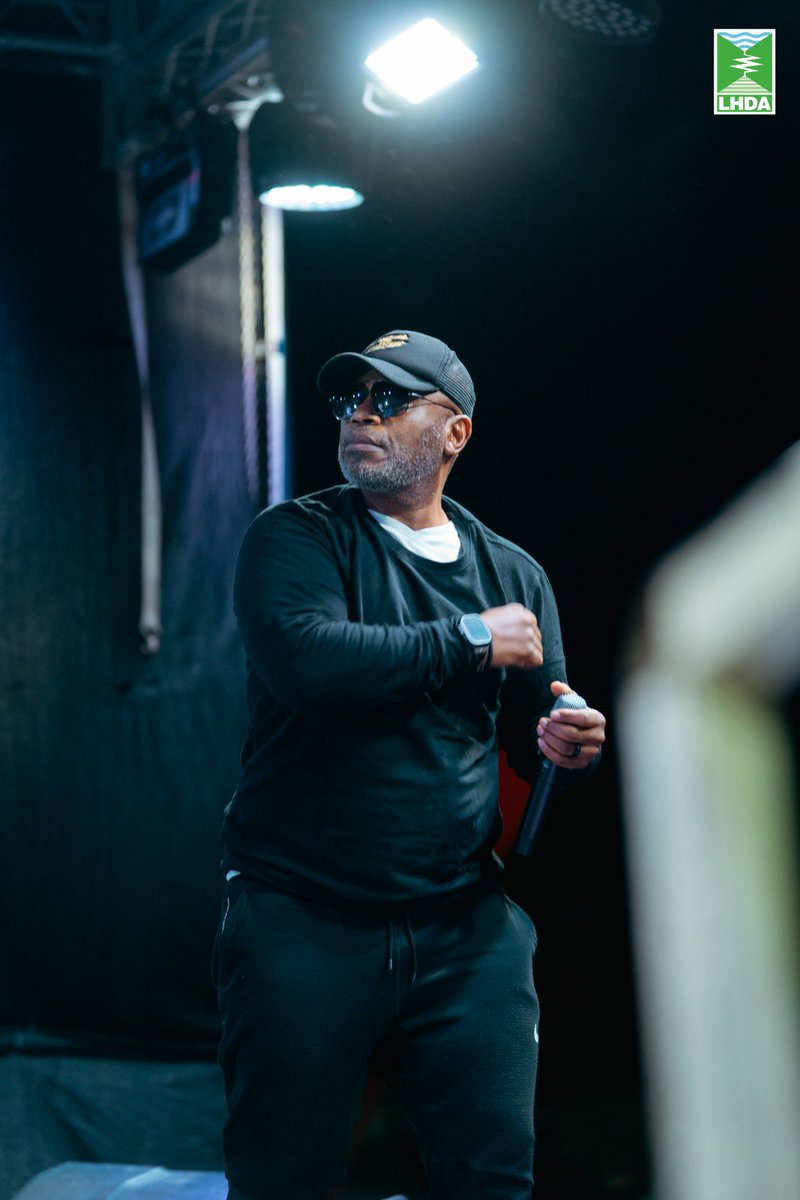 Mpho Brown tweet media