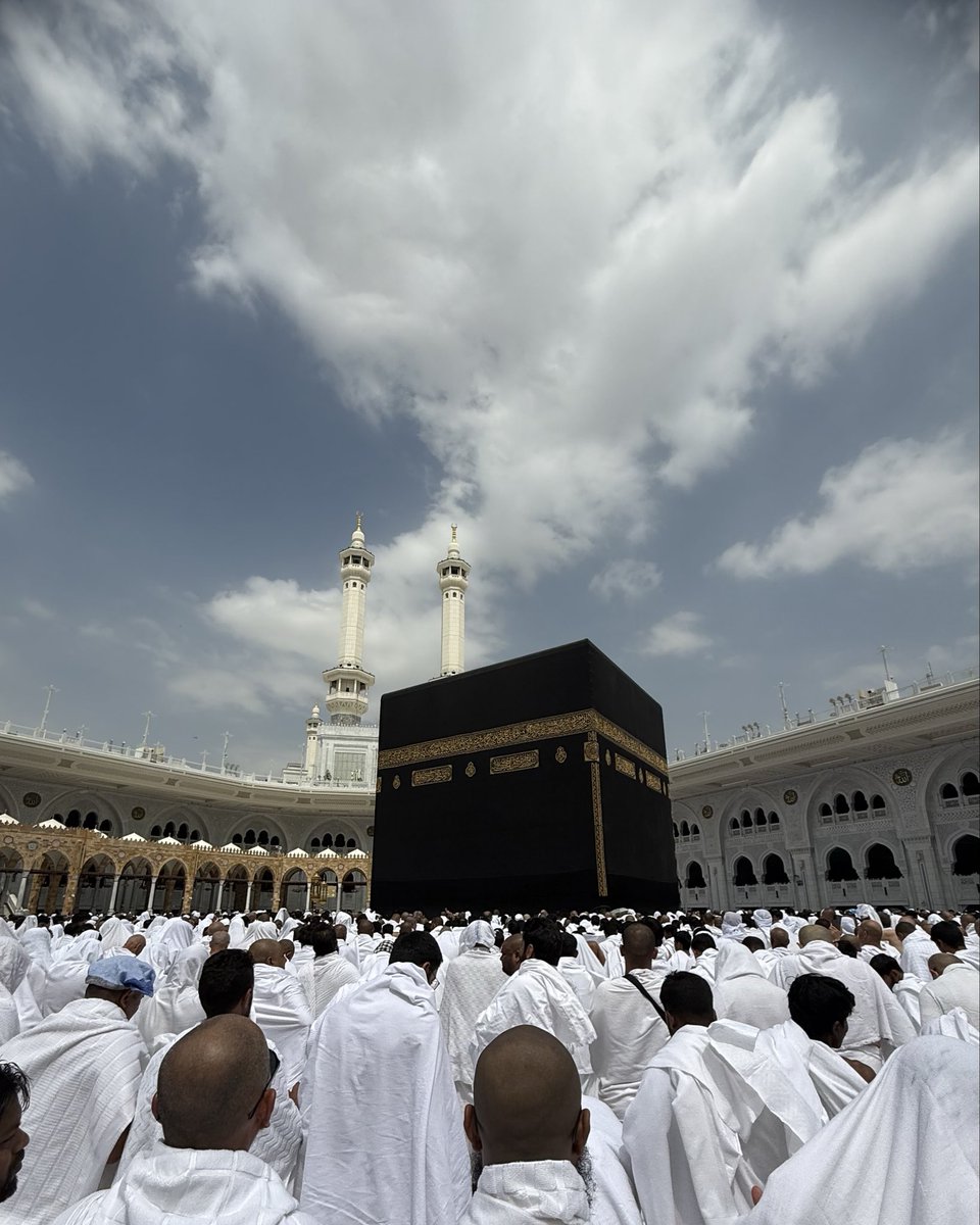 اللــهُـم فـي يـوم الجـمعـة 
أكُــتــب لـنـا الخـــــيـــــر
فــي الــدنــيــا والأخـــــرة
وأرزقــنــا رضــاك والجـنـة