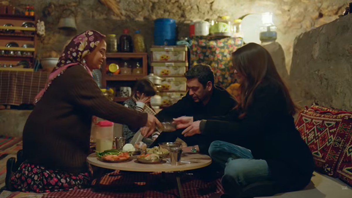 sollemese's tweet photo. - How did you meet? Where did you see this girl and did you like her?
- Where did I see her?
- So it was love at first sight. 
#UzakŞehir https://t.co/JYirIvUVbL