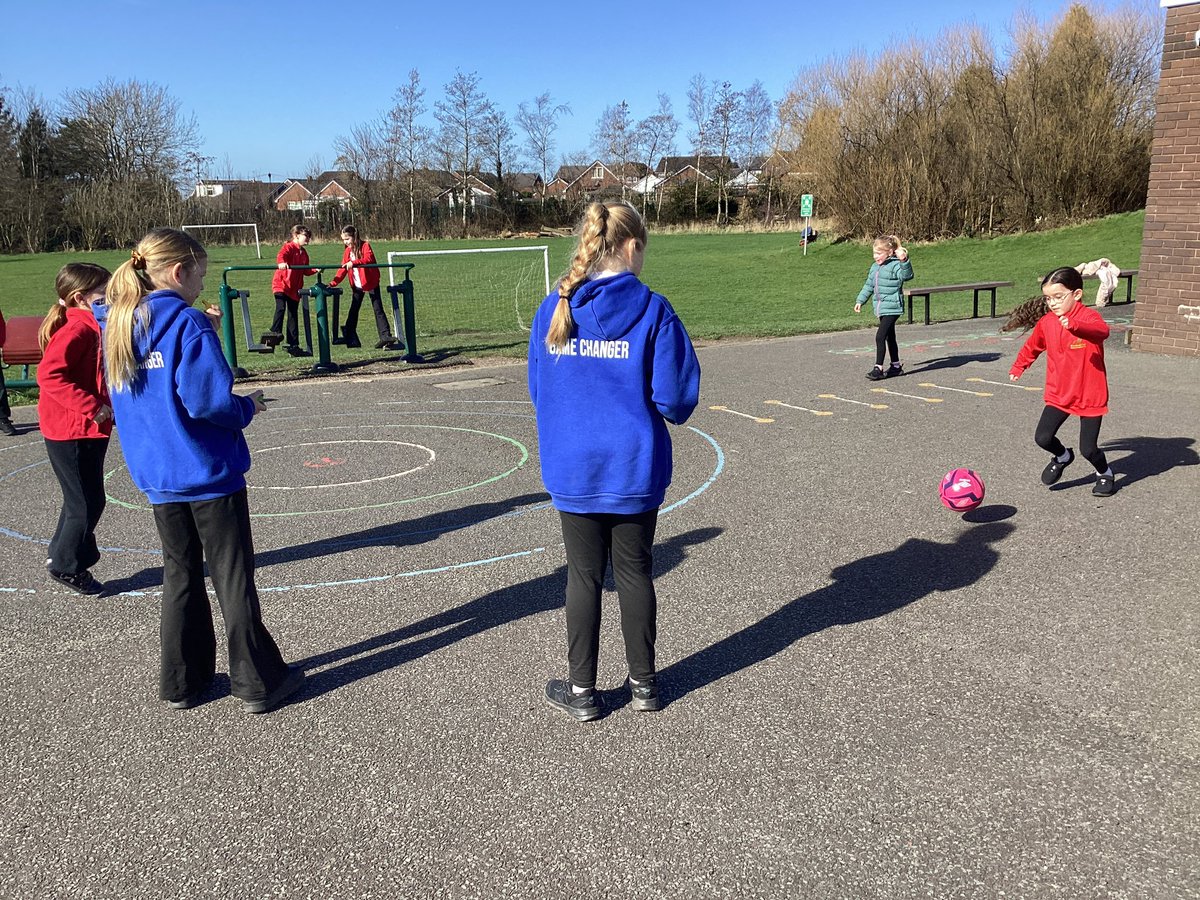 PE at Broadbent Fold Primary School tweet media