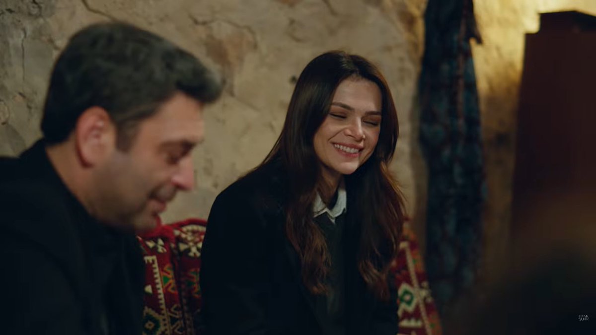 sollemese's tweet photo. - How did you meet? Where did you see this girl and did you like her?
- Where did I see her?
- So it was love at first sight. 
#UzakŞehir https://t.co/JYirIvUVbL