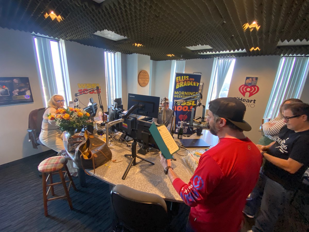 The Ellis and Bradley Show tweet media