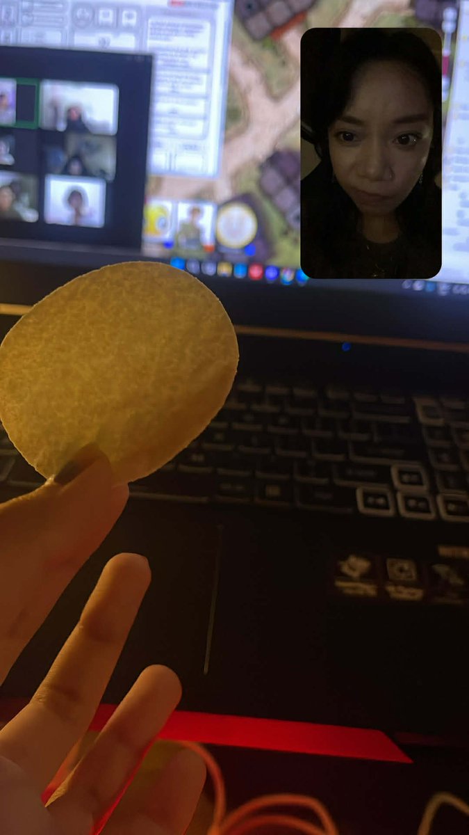 cvwilhelm_'s tweet photo. a little appreciation post for my gf n the cute selfie updates she sends me (she's playing d&amp;d w friends rn) https://t.co/NizDrqIGwf