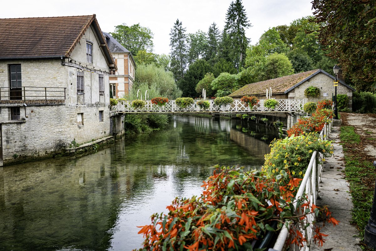 lookforplace's tweet photo. #Ource #River #Essoyes #Grand #Est #France https://t.co/Ma0FX7SUkf