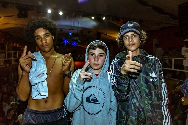 gerações futuras nunca vão entender o peso dessa foto.