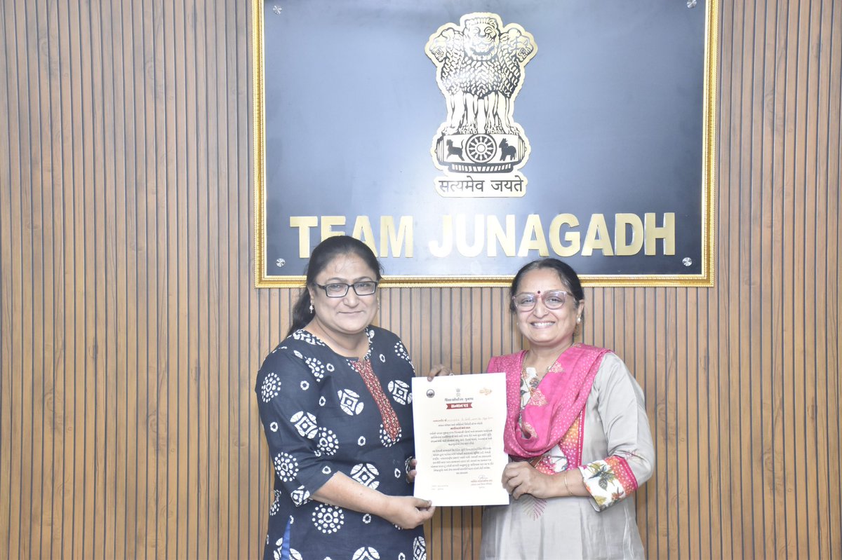 collectorjunag's tweet photo. તેમના નિષ્ઠાપૂર્વકના સહયોગ, સેવાભાવ અને સમર્પણથી મેળાનું આયોજન સફળતાપૂર્વક પૂર્ણ થઈ શક્યું.
આ સૌના યોગદાનને કૃતજ્ઞતાપૂર્વક બિરદાવવામાં આવ્યા. 💐💐

(2/2)

@InfoGujarat @revenuegujarat https://t.co/qlIVMwfbPP