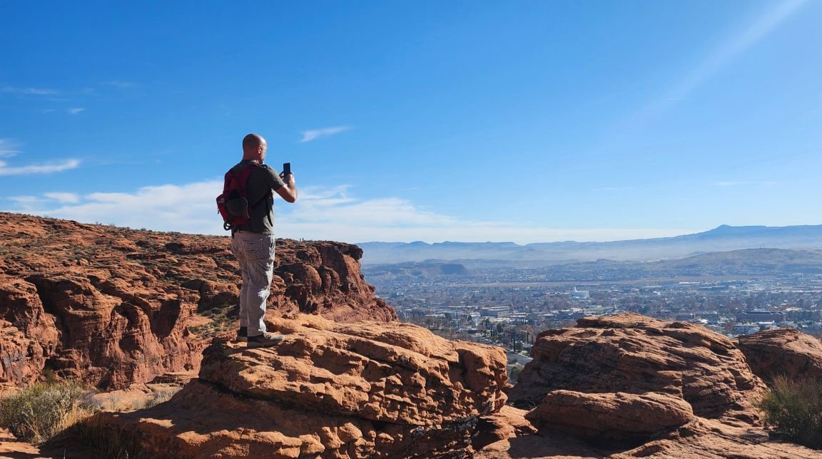 JRMontarbo's tweet image. Good Morning &amp;amp; Happy Friday!🙌

With so much negativity going on in the world, I think it's important to take a minute and appreciate the peace you can create for yourself, your loved ones, and those around you.😌

We can only do so much.
Protect your peace.
#BeBlessed
✌️❤️🙏