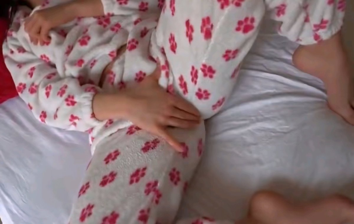 OLA 😊👋
Algún madurito para conversar?
Regalame un RT y te paso mi ws por privado.. 

<a href="/tu_preciosa17/">Tu cariñosita Erika Andrea</a>