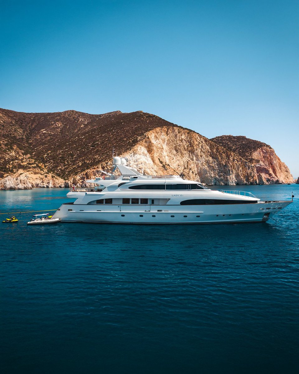 IYC Yachts tweet media