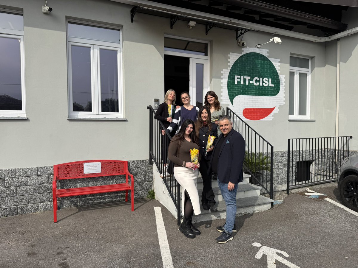 FedexC_official's tweet photo. Oggi presso la sede Fit-Cisl di via Sacchi 51, il Coordinamento Donne Fit-Cisl Piemonte in occasione della Festa della Donna ha omaggiato tutte le iscritte alla Fit-Cisl con un grazioso mazzolino di mimose. https://t.co/umC18QURdS