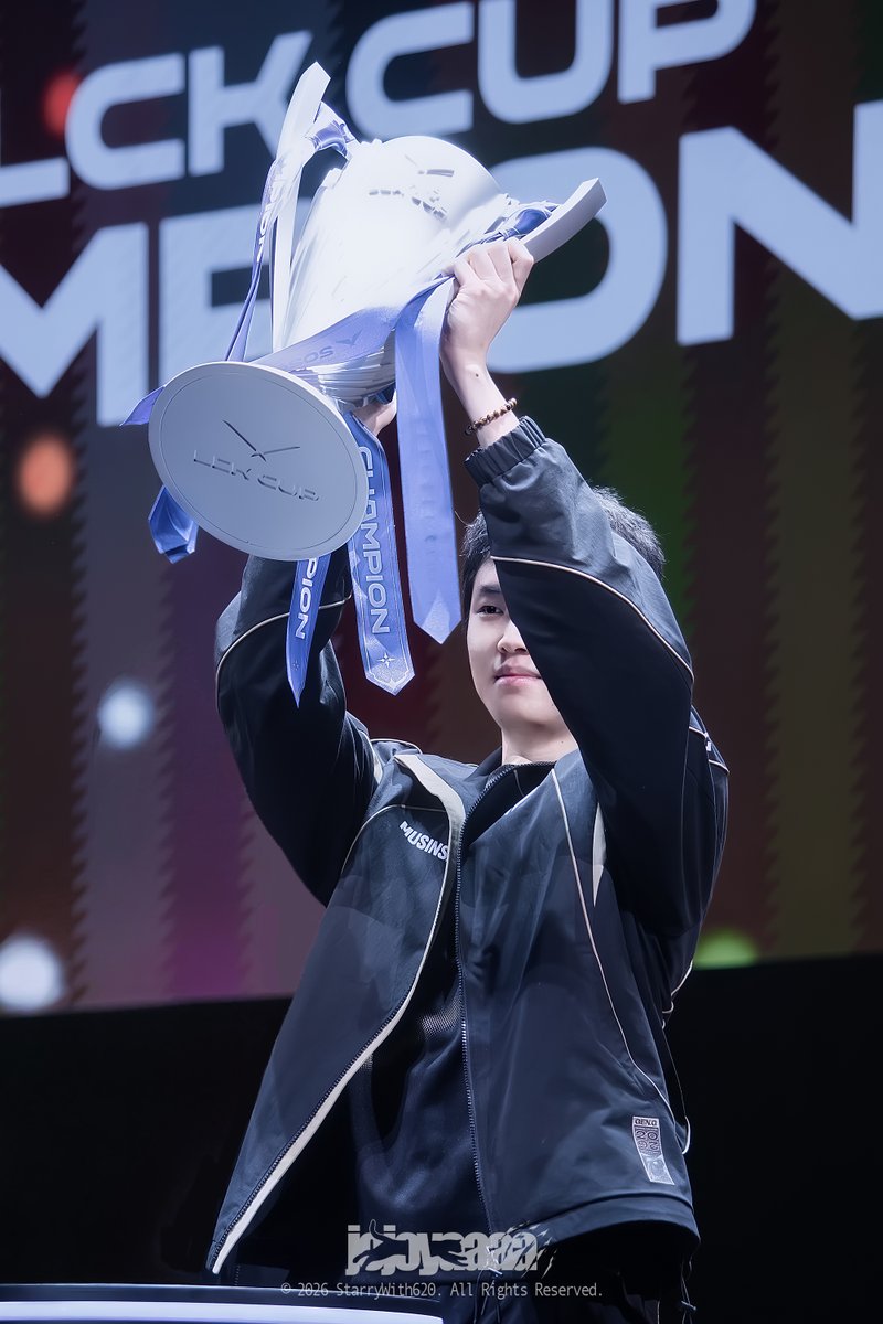 StarryWith620's tweet photo. 260301 LCK CUP HK
Trophy Time (3)

#CHOVY #쵸비 https://t.co/RQuytFUm8P