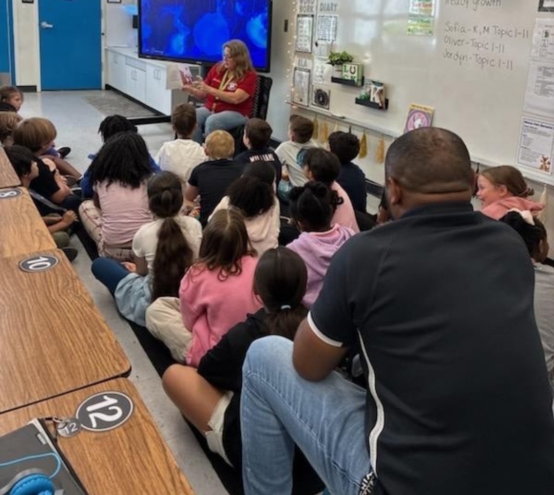 wpewallabies's tweet photo. Special thank you to @debbi_hixon for being a Secret Reader in Ms. Langley's 2nd Grade class today! @Gurreonero_MG @browardschools @BCPSNorthRegion @DrFlem71 @BCPS_DeputySupt https://t.co/1DUJVc7USJ