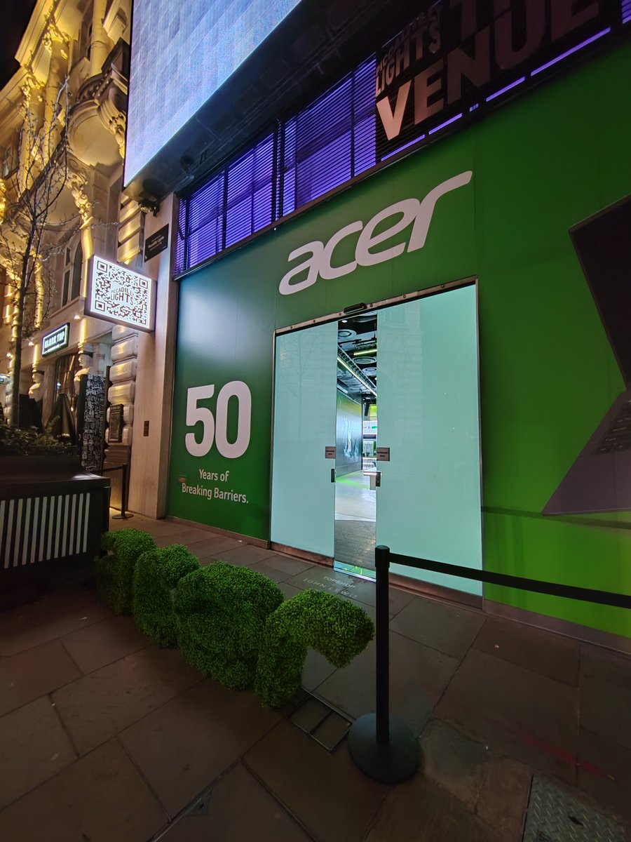 SteveMay_UK's tweet photo. Acer just turned 50, and it held a bash to celebrate last night. Plenty of cutting-edge tech on display - my trusty old Predator gaming PC definitely needs an upgrade! - and much fun was had! #50yearsofAcer @chillibobpr @acer_gb https://t.co/EbwjRC6mzs