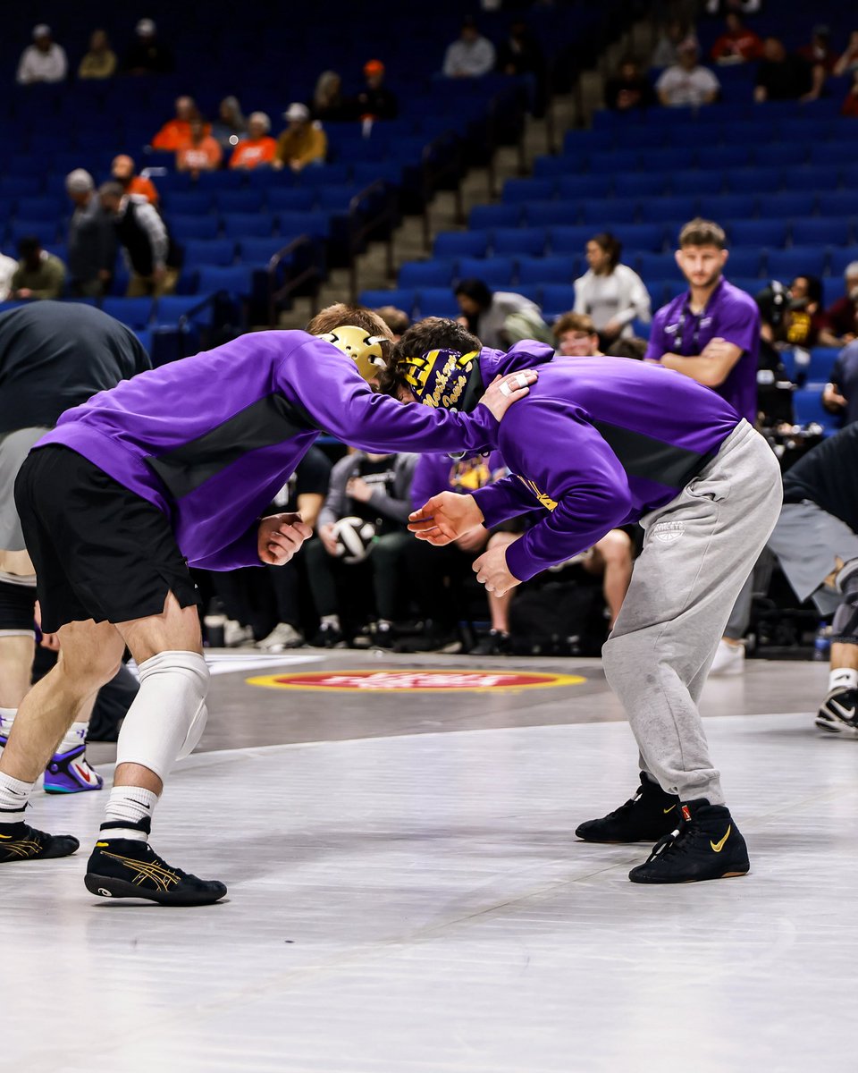 NCAAWrestling's tweet photo. Ready to rock 🎸

#NCAAWrestling x 📸 @UNI_wrestling 
https://t.co/BuZiF8WX7w