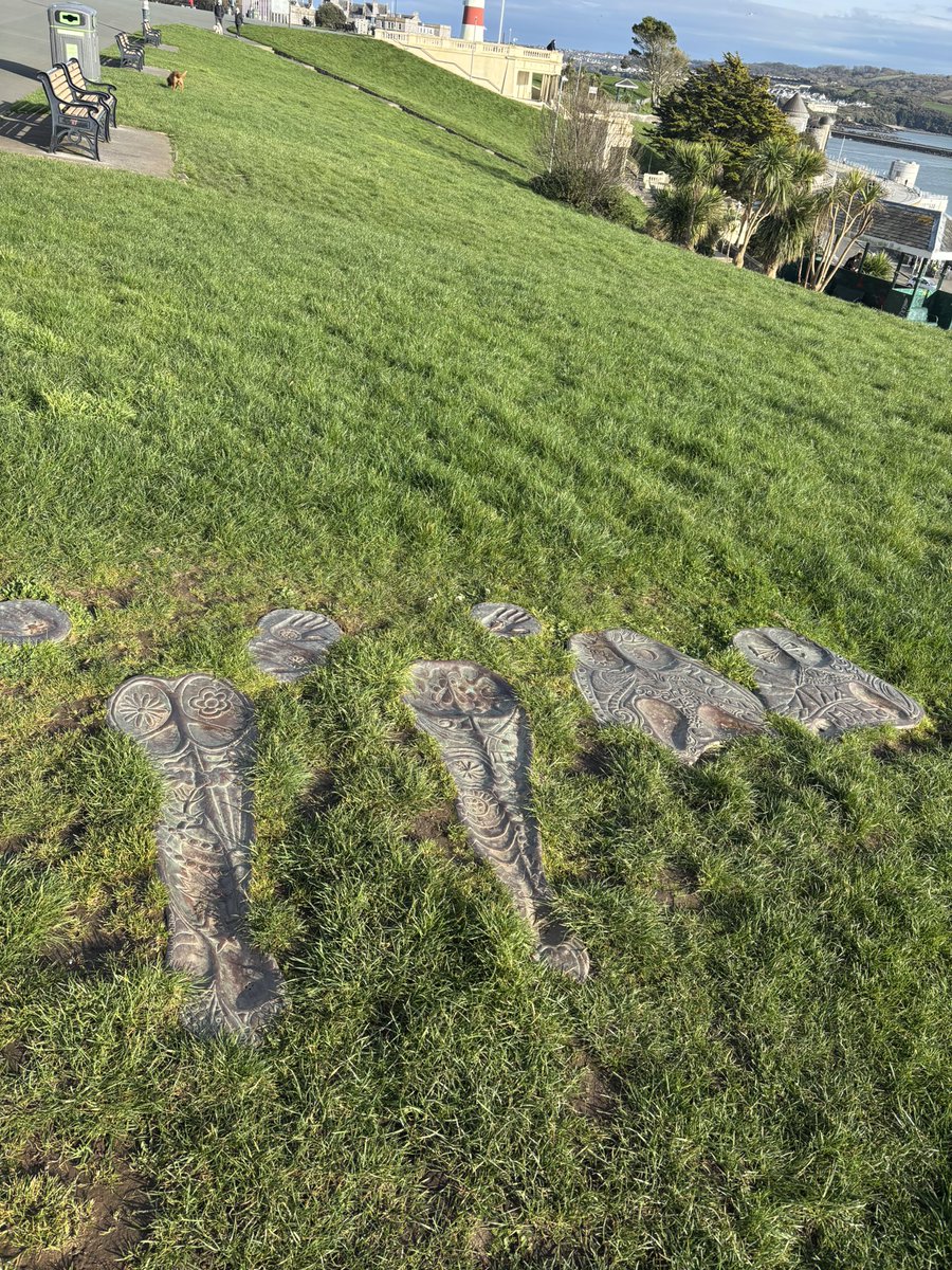 saw the beatles’ arse prints today