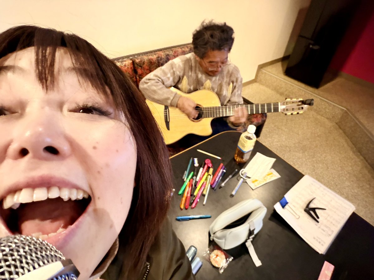 3月7日(土)  10 : 15〜
羽島市千代菊春の酒蔵開き🍶✨
ギタリスト澤田重利さんとの新ユニット「ヒロミ&amp;シゲ」で出演します🎵

昨日は、ジャパンレンタカーのカラオケBOXで追い込み5時間(正味4時間くらい)最終リハーサル❣️

春にちなんだ昭和歌謡を多めにセレクトして演奏します😄😆
