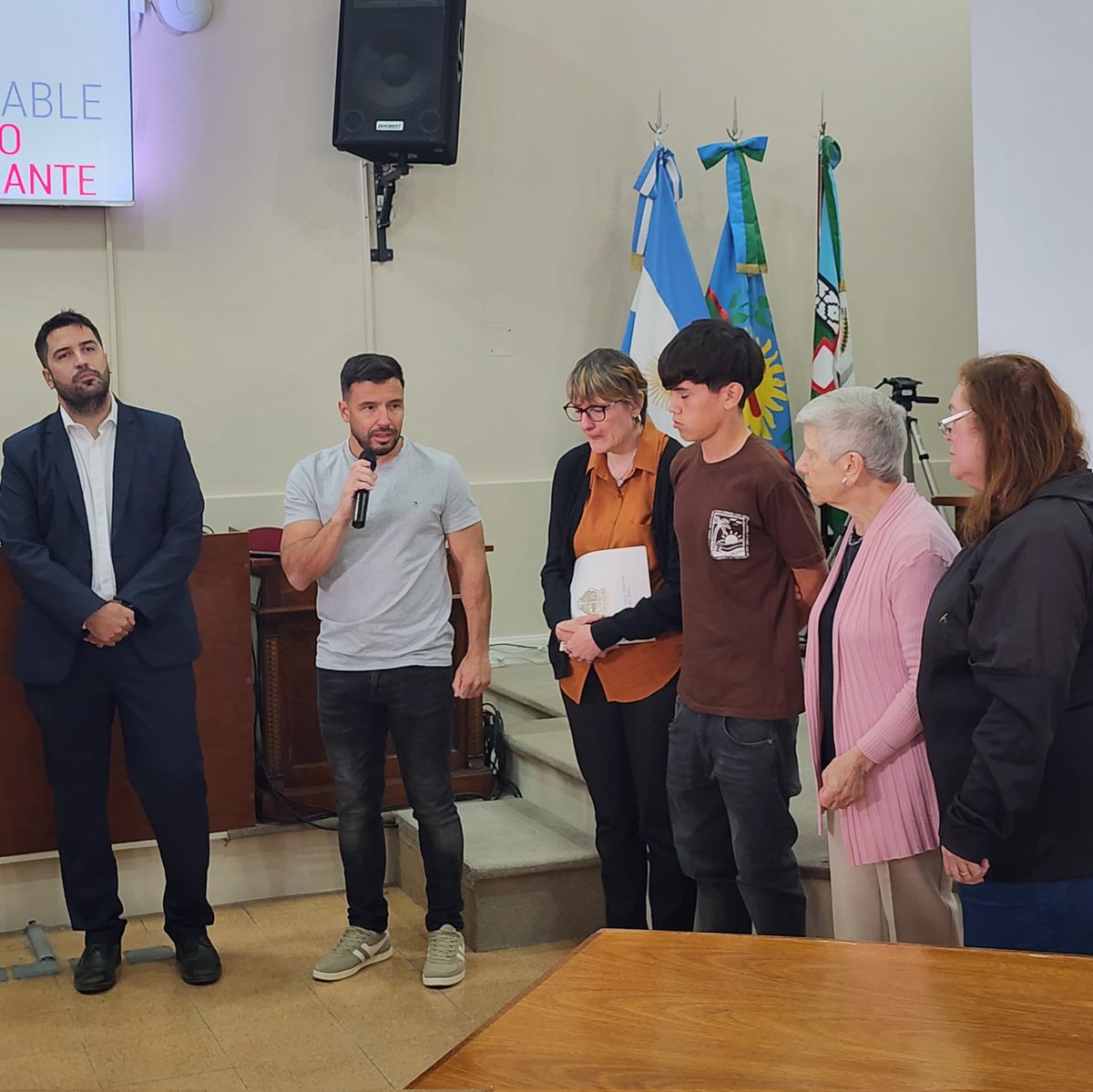 HCD_BahiaBlanca's tweet image. Rubén Zalazar y Nelson Javier Zinni son y serán Ciudadanos Ilustres de Bahía Blanca

A un año de la inundación que atravesó el alma de Bahía Blanca, volvemos a mirar ese día con el dolor intacto, pero también con la memoria firme.
#HCD
#ConcejoDeliberante
#HCDBahiaBlanca