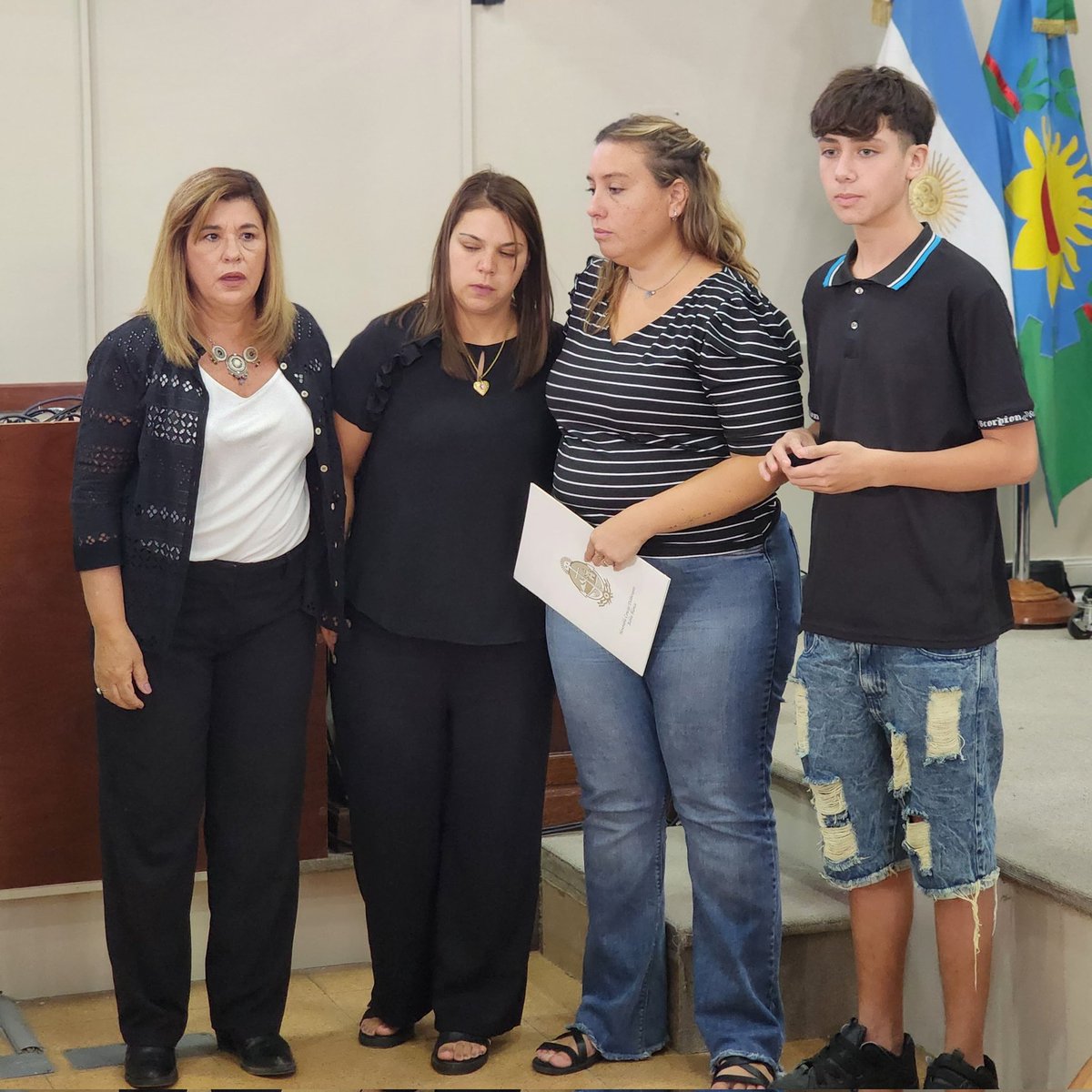 HCD_BahiaBlanca's tweet image. Rubén Zalazar y Nelson Javier Zinni son y serán Ciudadanos Ilustres de Bahía Blanca

A un año de la inundación que atravesó el alma de Bahía Blanca, volvemos a mirar ese día con el dolor intacto, pero también con la memoria firme.
#HCD
#ConcejoDeliberante
#HCDBahiaBlanca