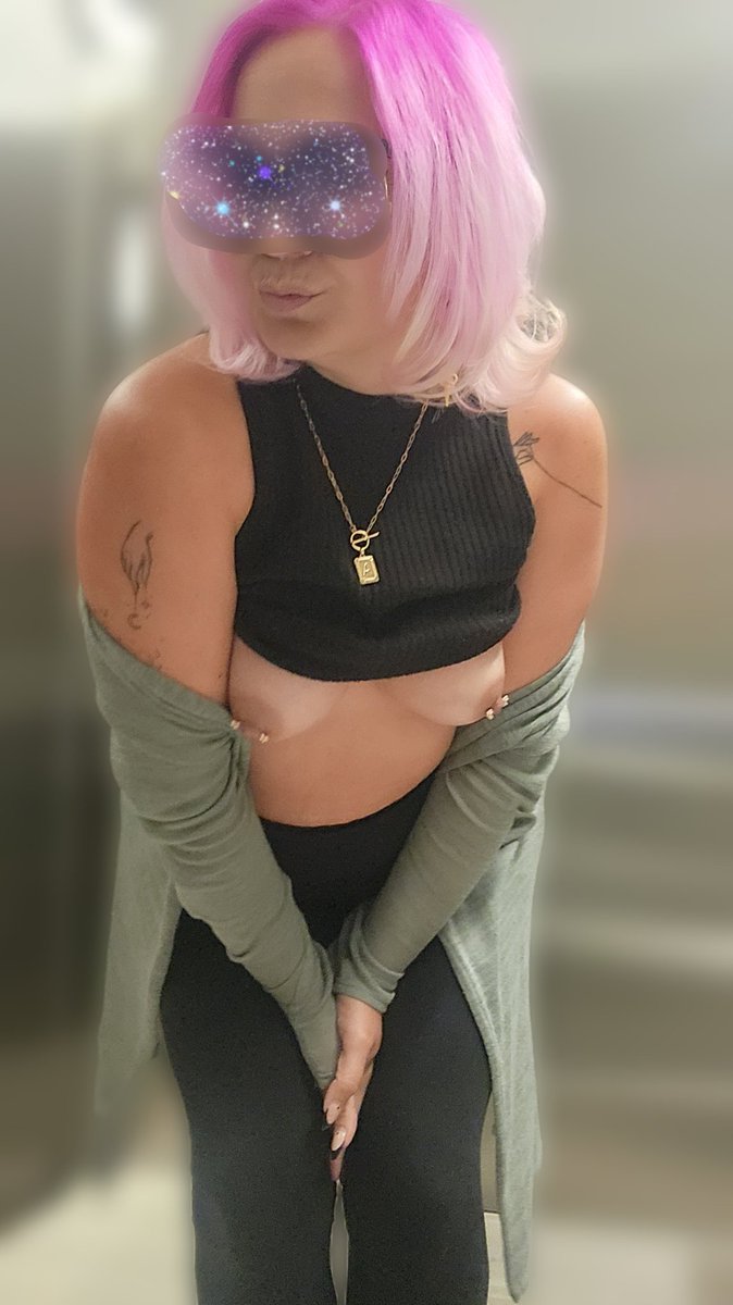ThatNerdyMILF tweet media