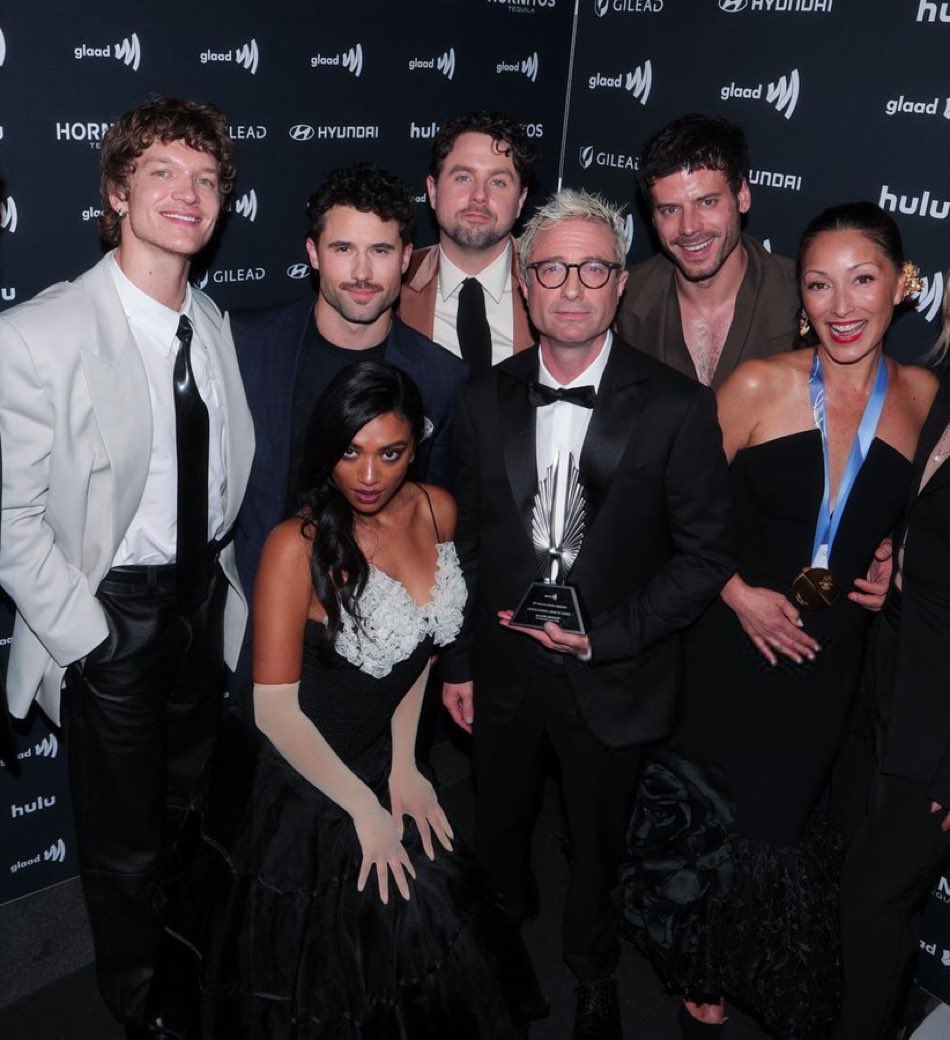 vampire croissant tweet media