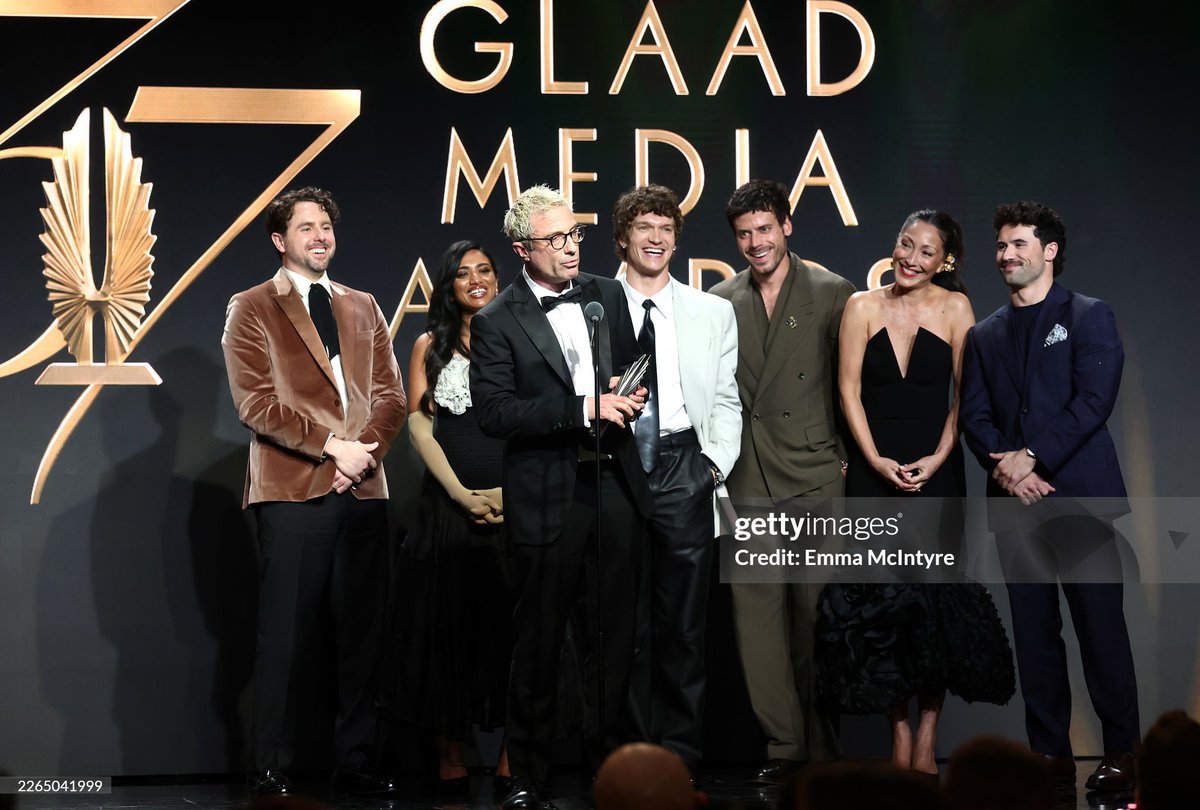 vampire croissant tweet media