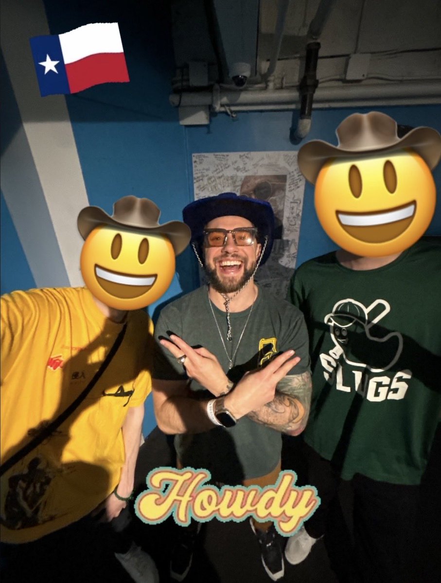 Oddly Eazy tweet media