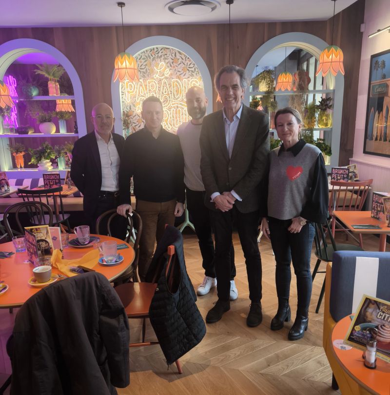 dessertine2026's tweet photo. Merci à Julien Kopras et à tous les commerçants de @Bordeaux pour votre accueil. Vos idées confirment une conviction simple, l’optimisme est une force pour #Bordeaux !
#commerce #tourisme #dynamisme @BxMetro @BordeauxTourism @BordeauxCommerc
🔁 lien https://t.co/TspbbjjMUf https://t.co/PojyxjQpO7