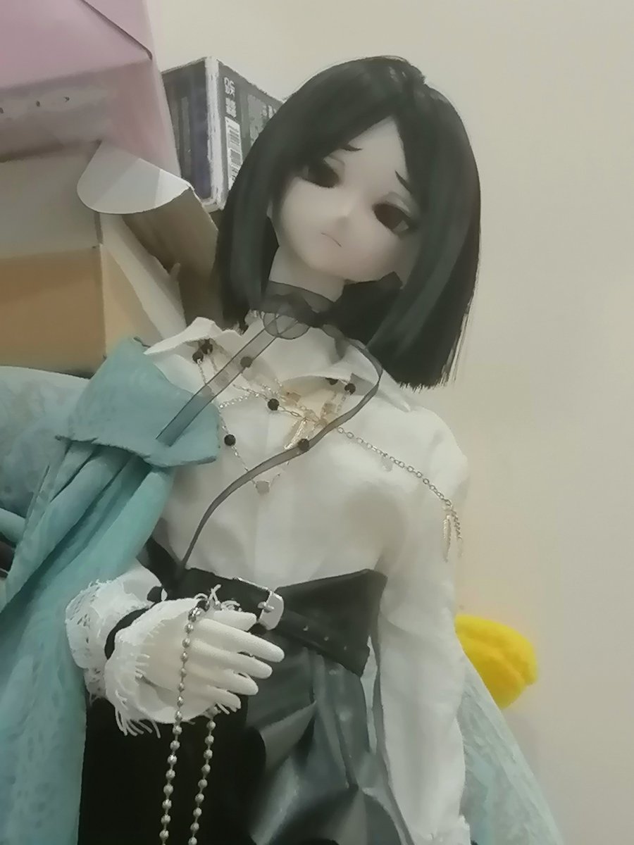 W01FCHEESE's tweet photo. ……其实家里的床头柜就有一个小型的ントム会议 https://t.co/ds5AZVw2cT