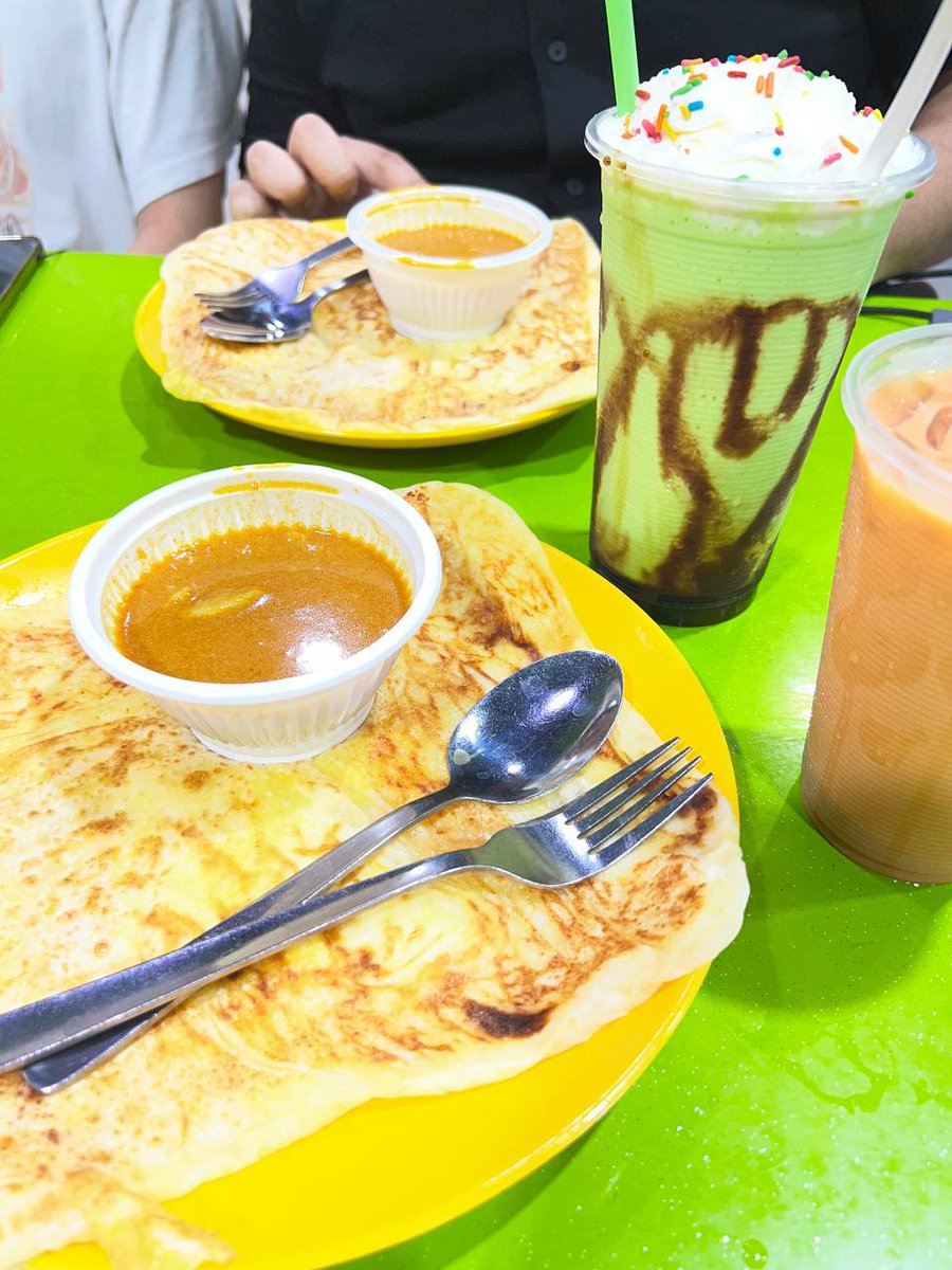 Visually it just looks like regular roti prata but from what I can tell ...