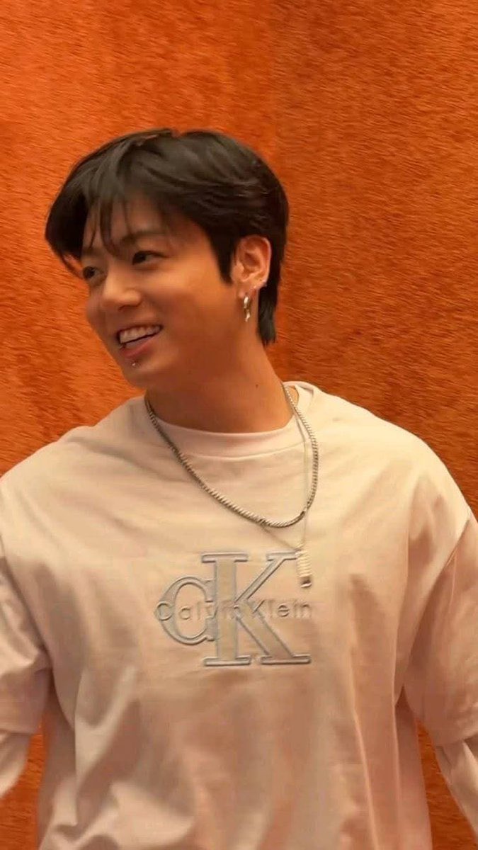 Amistades? Mutis? Alguien? 😭 necesito más mutis, soy buena onda gente y soy army, amo a todos los chicos por igual, busco más armys para amigar 🫶

Ya después hago un post más bonito y así pero esto es lo que tengo por ahora jskajsks 

Mi bias es jungkook y soy army desde 2018🥺