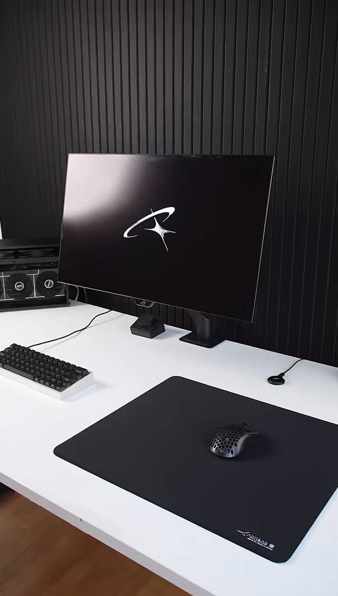 smil ™ tweet media