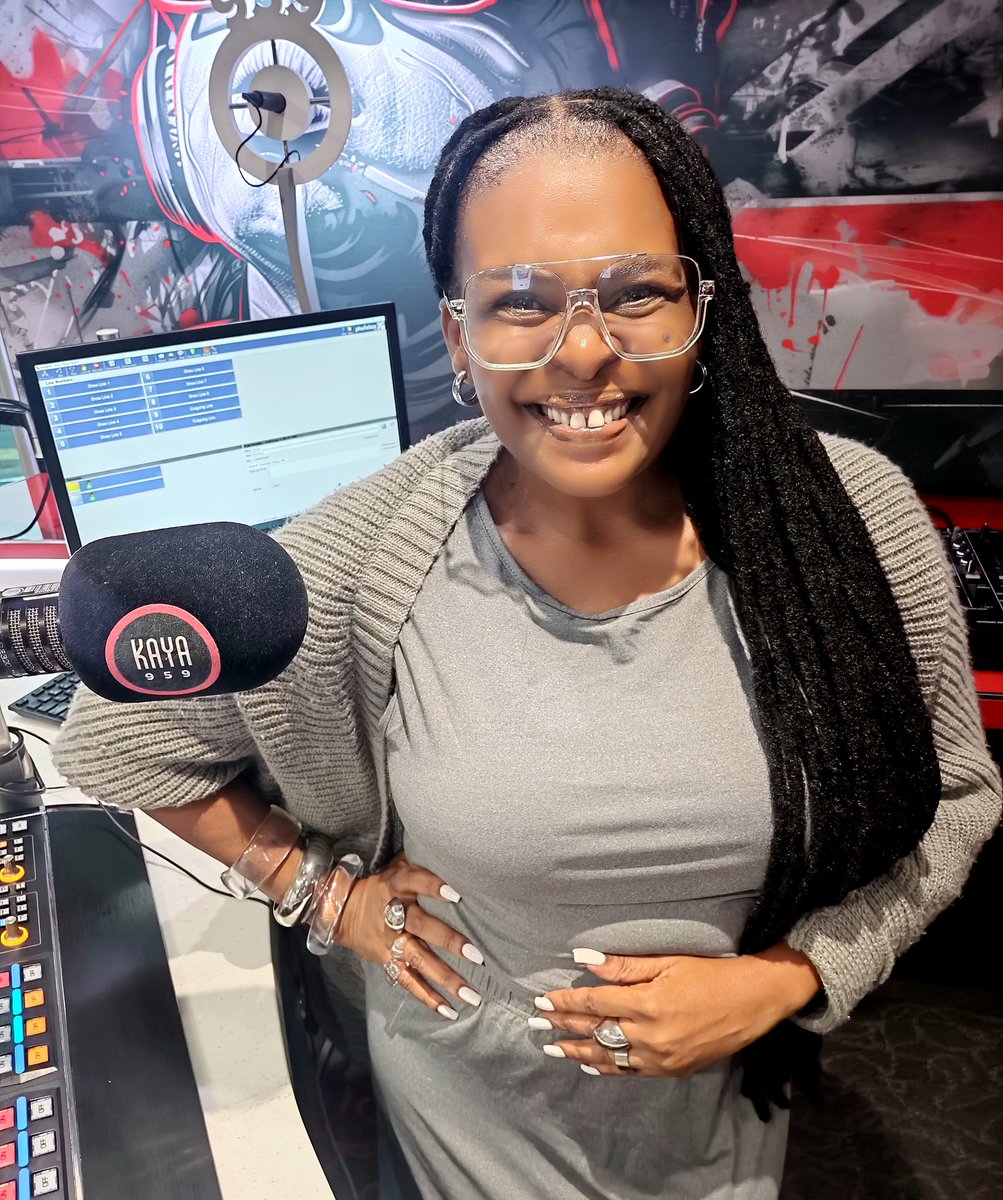 BeeSting tweet media